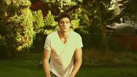 Carly Rae Jepsen - Call Me Maybe Official Music Video