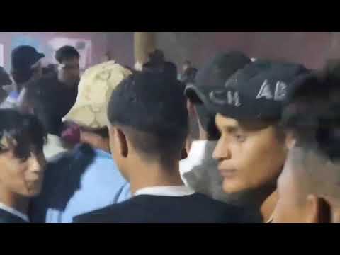 تعرض فتاة لتحر ش جماعي وسط تجم ع شبابي