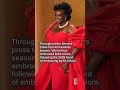 Wunmi Mosakus Maßgeschneidertes Kleid Von Louis Vuitton Greift Das Teppichthema Der ActorAwards