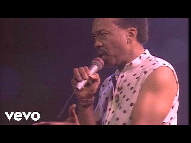 Earth, Wind & Fire - September (Live) class=