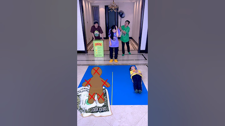 Blanket Covering Challenge, So Fun, Cover A Moving Target To Win!!! #Funnyfamily #Partygames