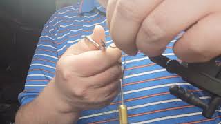 Fly Tying techniques - Doubling hackles and tying them in