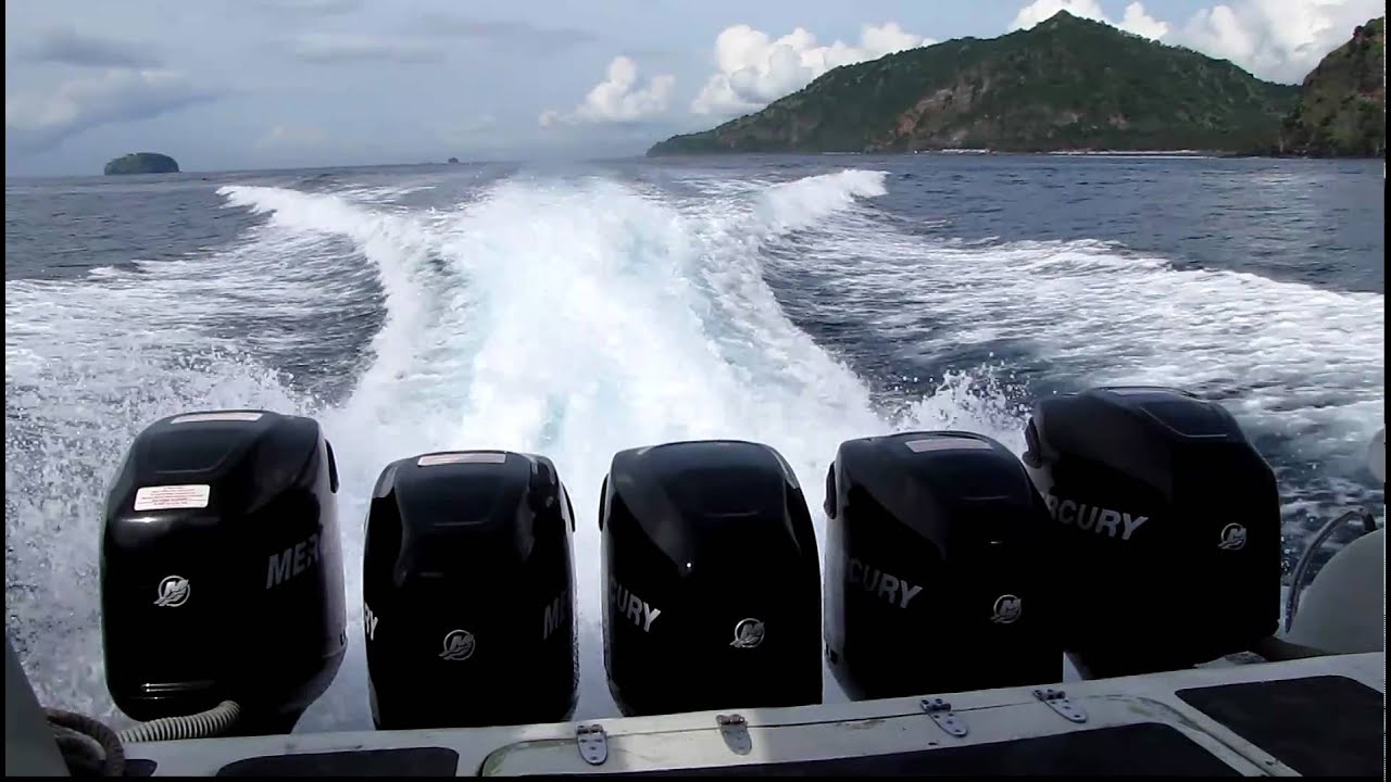 5 Mercury Outboard Motors on the Sea Marlin Fast Boat 