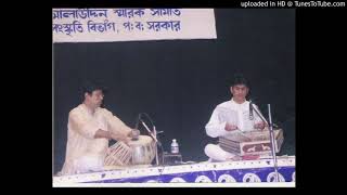 Santoor kankan ghosal, tabla dipak chakraborty, guiter indranath
bhattachariya, sinth babulal das