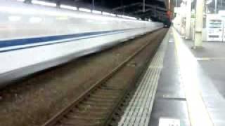 姫路駅下りのぞみ通過20111104 17:37