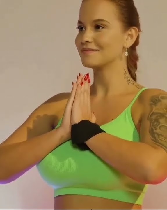 Jennifer mendez 😍#actress #film #movie #yoga #yogapractice