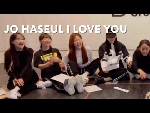 just loona missing haseul for 6 minutes and 30 seconds