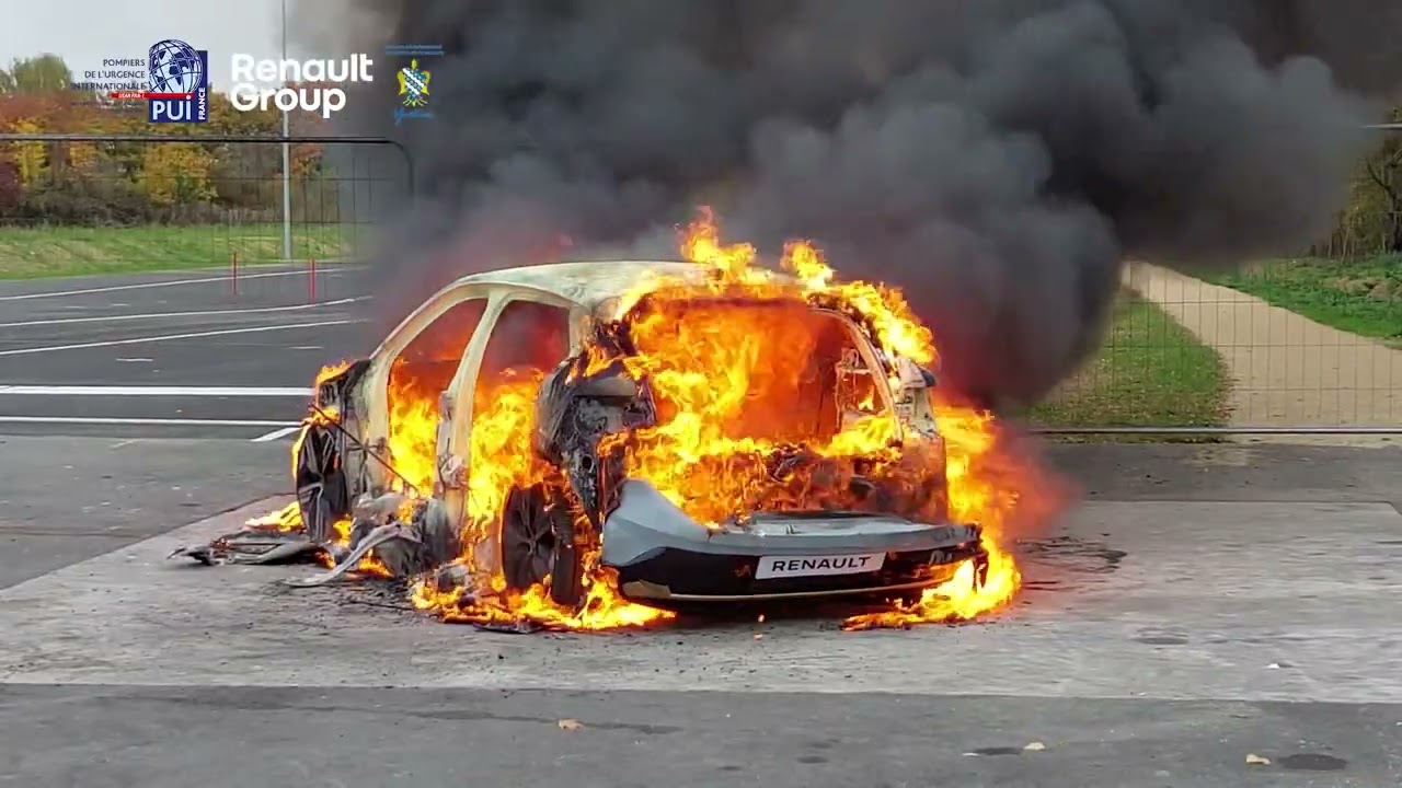 Brûlage Megane e-Tech en collaboration avec Renault Group