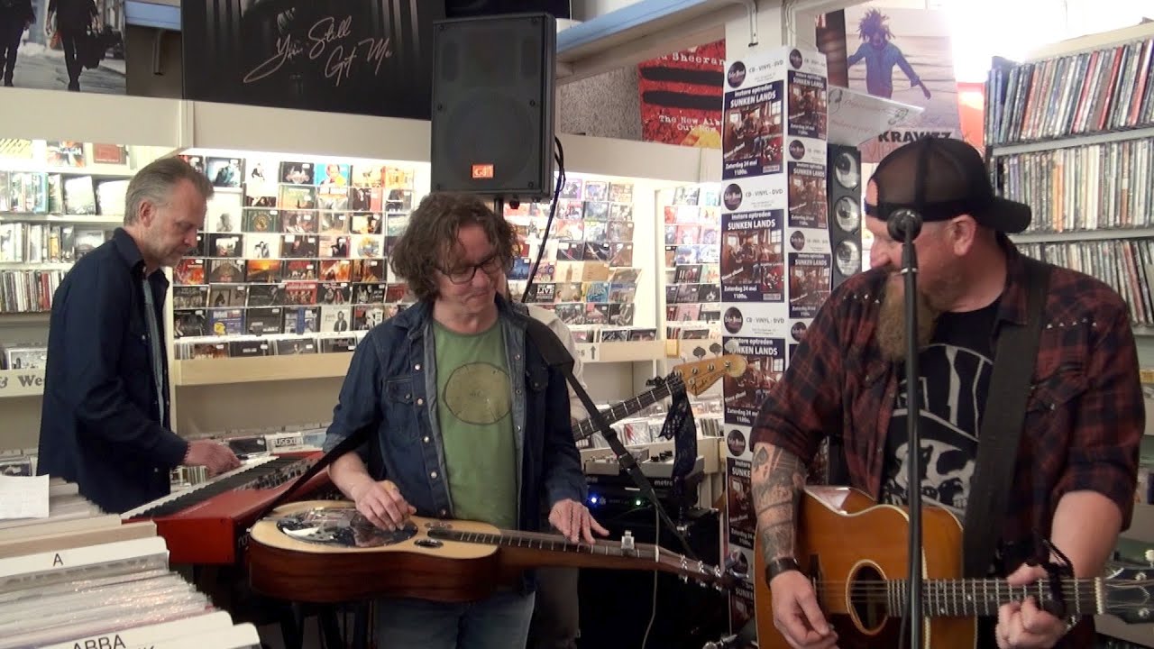 Sunken Lands 'Braking The Chains' instore Evelyn Novacek Hoogezand