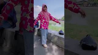 Di Pinggir Sungai Yg Indah