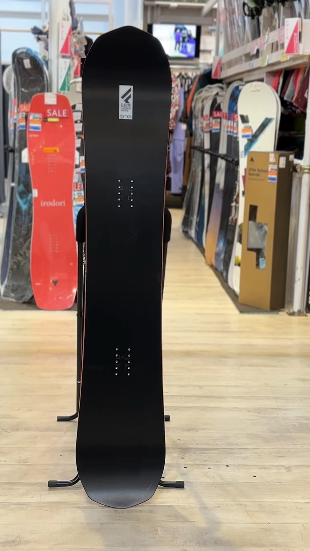 スノーボード　FANATIC E-ONE 155cm バートンビンディング付　M 通販格安 スノーボード FANATIC E-ONE 155cm バートンビンディング付 M