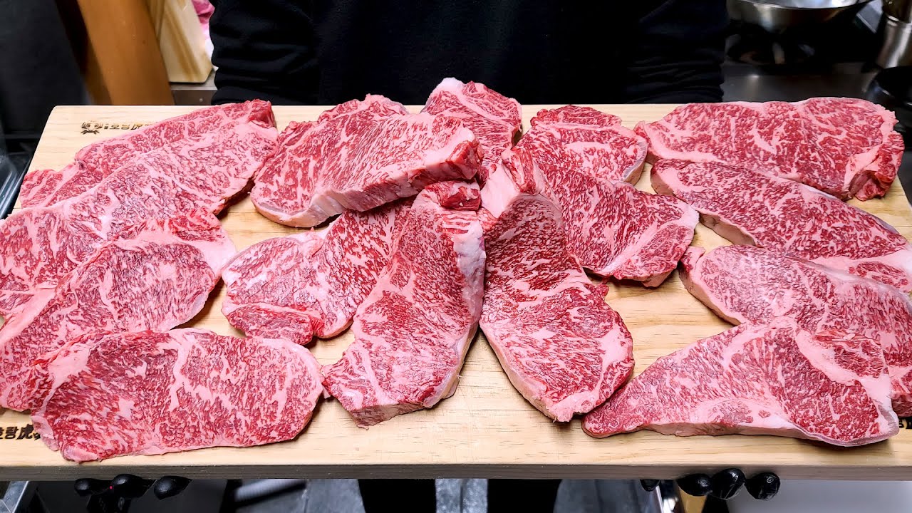 최고급 한우의 압도적 마블링! No.9 1++ 한우 구이, 투뿔 한우 등심, Grilled the best Korean beef ...