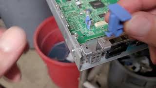 How to remove and reinstall the PCIe slot locking mechanism in the Dell PowerEdge R310
