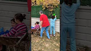 Arabadan Az Daha Düşüyordu