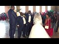 Furaha Ya Maharusi Waliovunja Record Kumchekesha Mchungaji Akashindwa Kuendelea Na Ibaada Ya Furaha Ya Maharusi Waliovunja Record Kumchekesha Mchungaji Akashindwa Kuendelea Na Ibaada Ya
