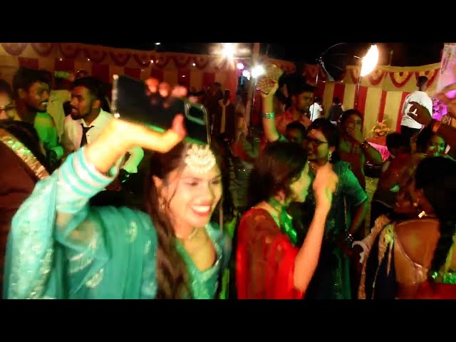 MOLA NIK LAGE RANI  DJ SAGAR KANKER GIRLS DJ DANCE SHADI WEDDING PARTY class=