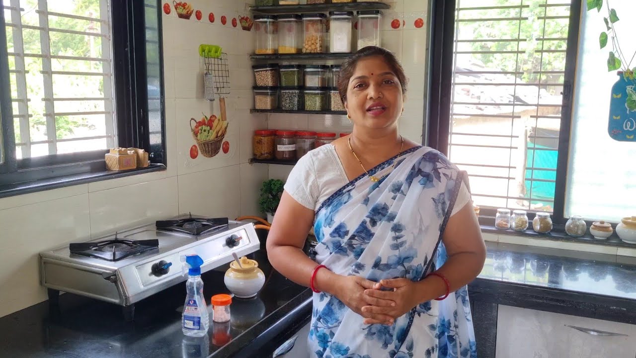 नविन सोफा कव्हर घेतल..😍 माशी,चिलटे कमी होण्यासाठी किचन क्लिनिंग लिक्वीड..🤷🏻‍♀️ दिवसभर मासले बनवले..🥰