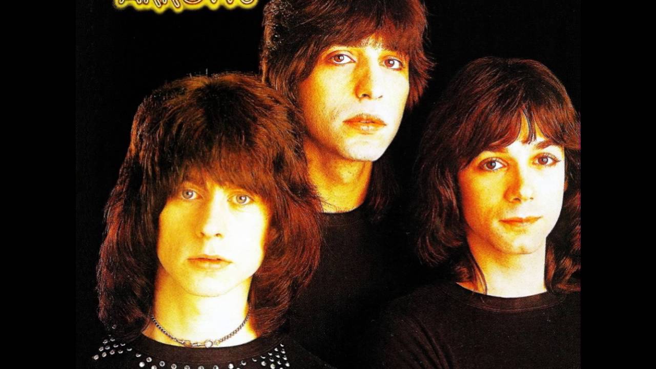 Love рок группа. Last arrows. I love rock n roll. The arrows солист. Arrows i love rock.