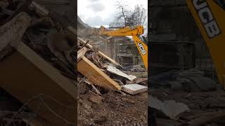Ищете надежную компанию для сноса дачных домов? Мы предлагаем услуги по сносу дачных домов.