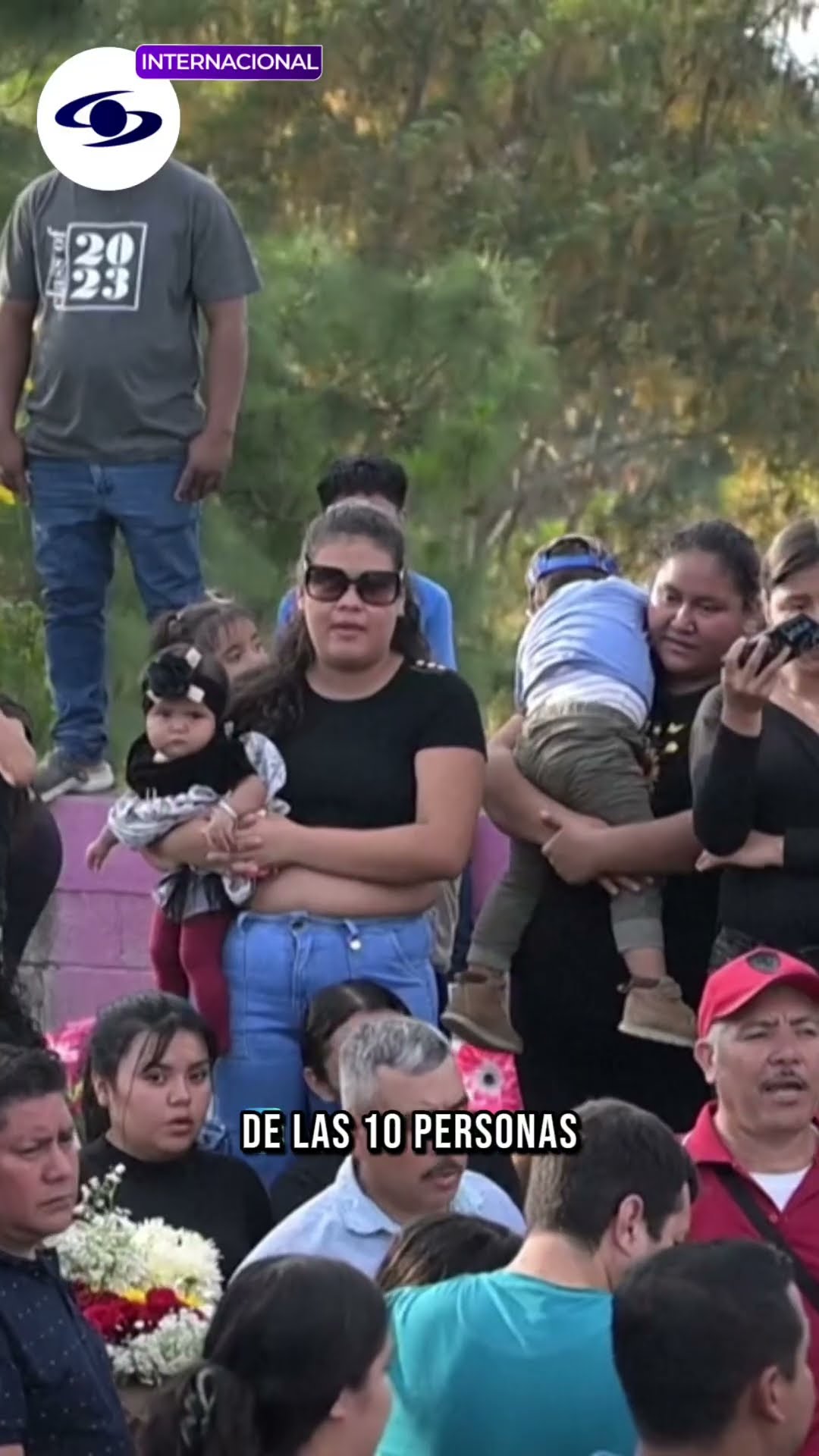 Aldea despide a sus muertos de tragedia de autobús que enluta a Guatemala