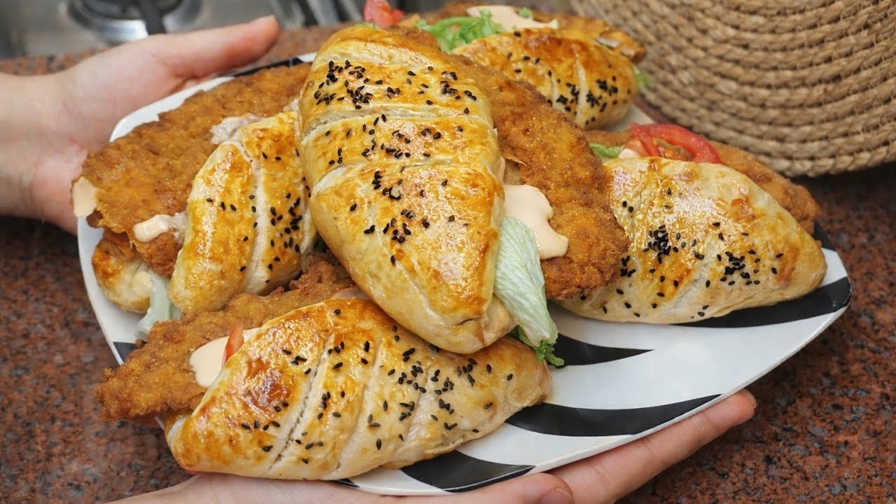 بانيه كرسبي مقرمش في عيش طري سخن لذيذ… ساندوتش احسن من المطاعم👌