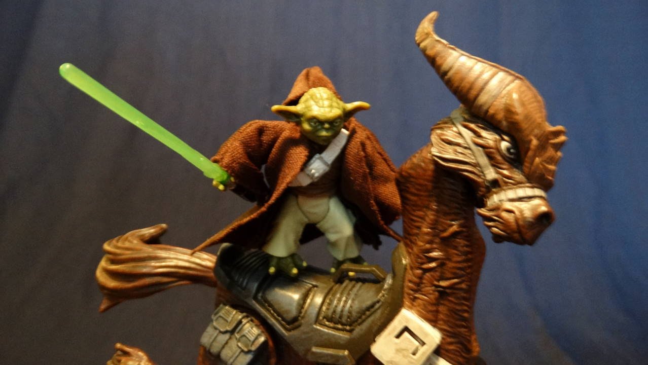 Star Wars Action Figure Review: Yoda and Kybuck - YouTube