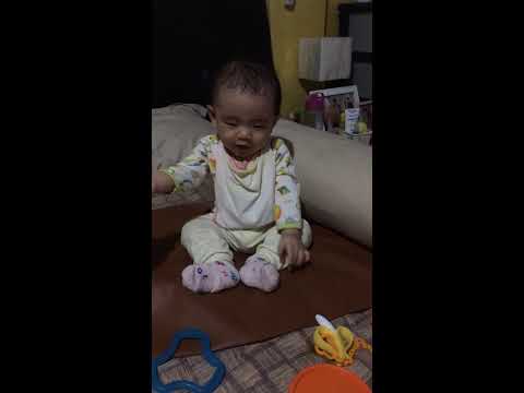 Video: Baby Hit Head: Mitä Etsiä Ja Milloin Olla Huolissaan