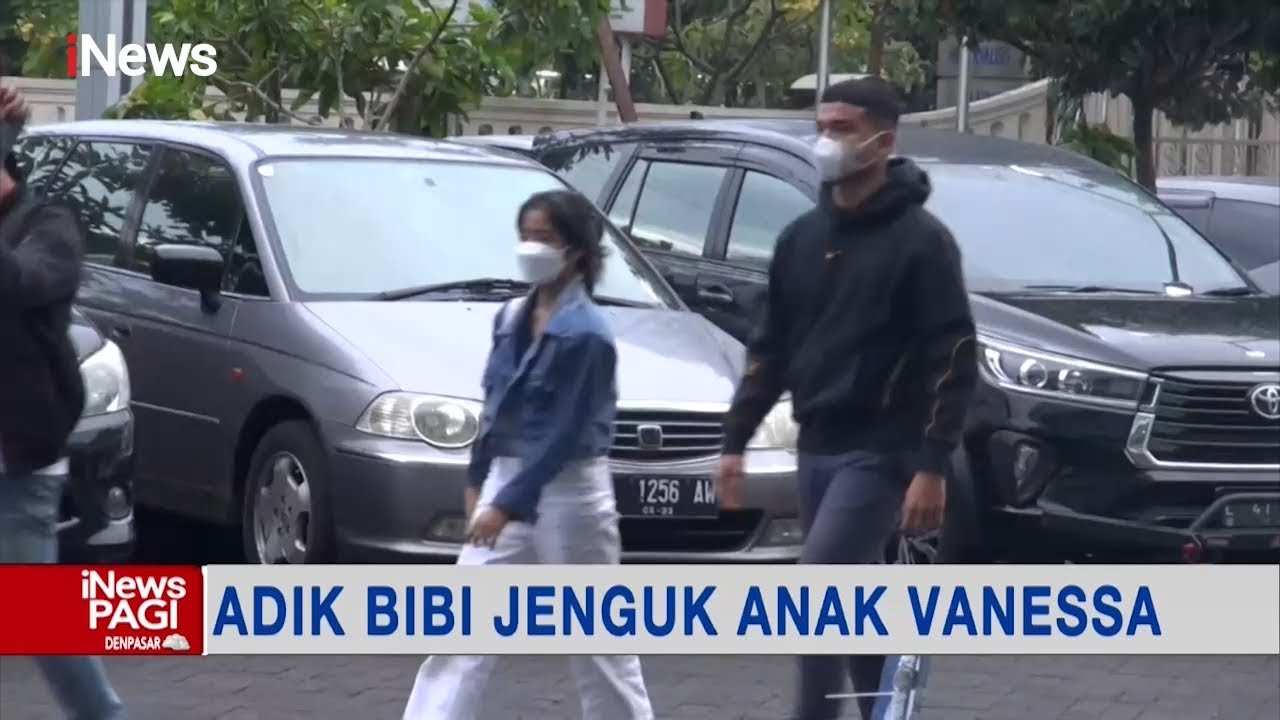 Adik Bibi Ardiansyah Jenguk Gala Sky di RS Bhayangkara, Surabaya #iNewsPagi 06/11