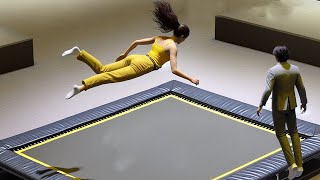 🥱😲The Trampoline Is So Fun! The Beauty Were Bounced Off Trampoline By The Man,Amazing!#funny#sports