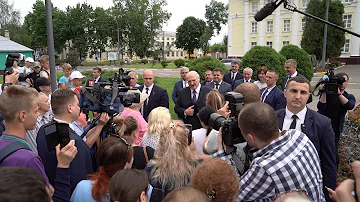 Лукашенко в Полоцке пообщался с жителями города и журналистами