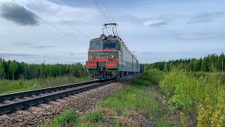 Электровоз ВЛ11-674 с грузовым поездом