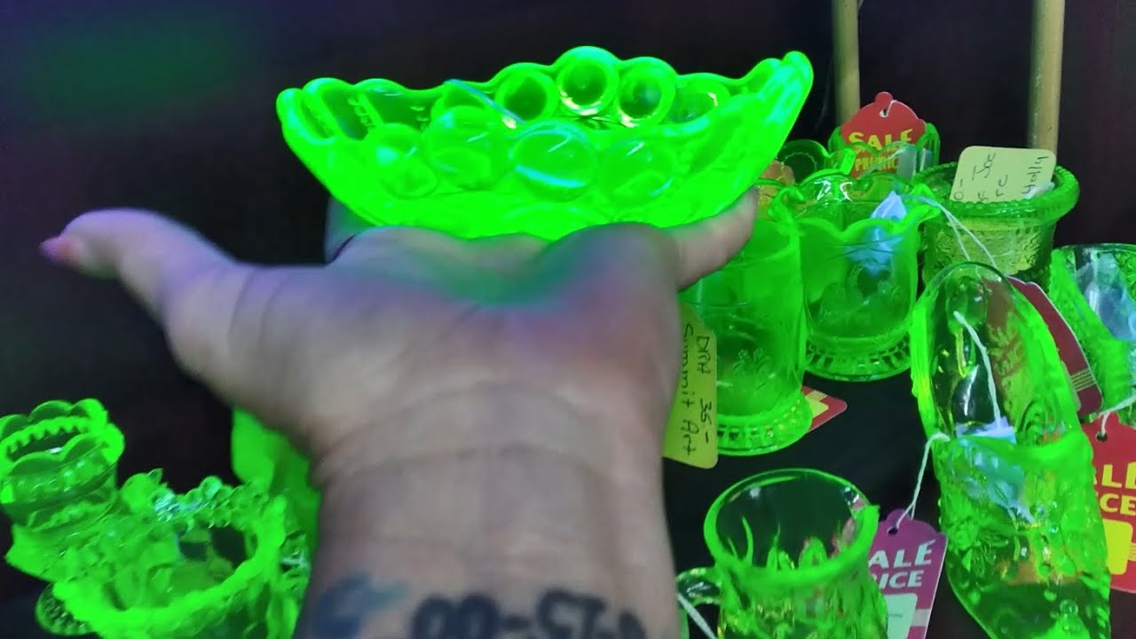 asmr Antique Shop / Uranium Glass / soft spoken, tapping