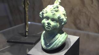 3D scanning and multi-touch screen of Ancient Roman and Greek artifacts