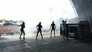 Tinie - Whoppa (feat. Sofia Reyes and Farina) LIVE SW4 2019 Resimi