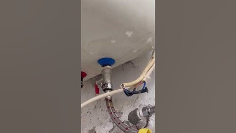 Bình nóng lạnh bị rò nước. Tại Hà Nội sửa chữa liên hệ ngay 0984 415 290