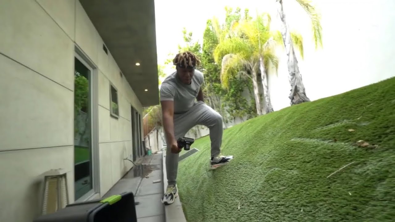 KSI almost SH*TS his pants after an encounter with a lizard...