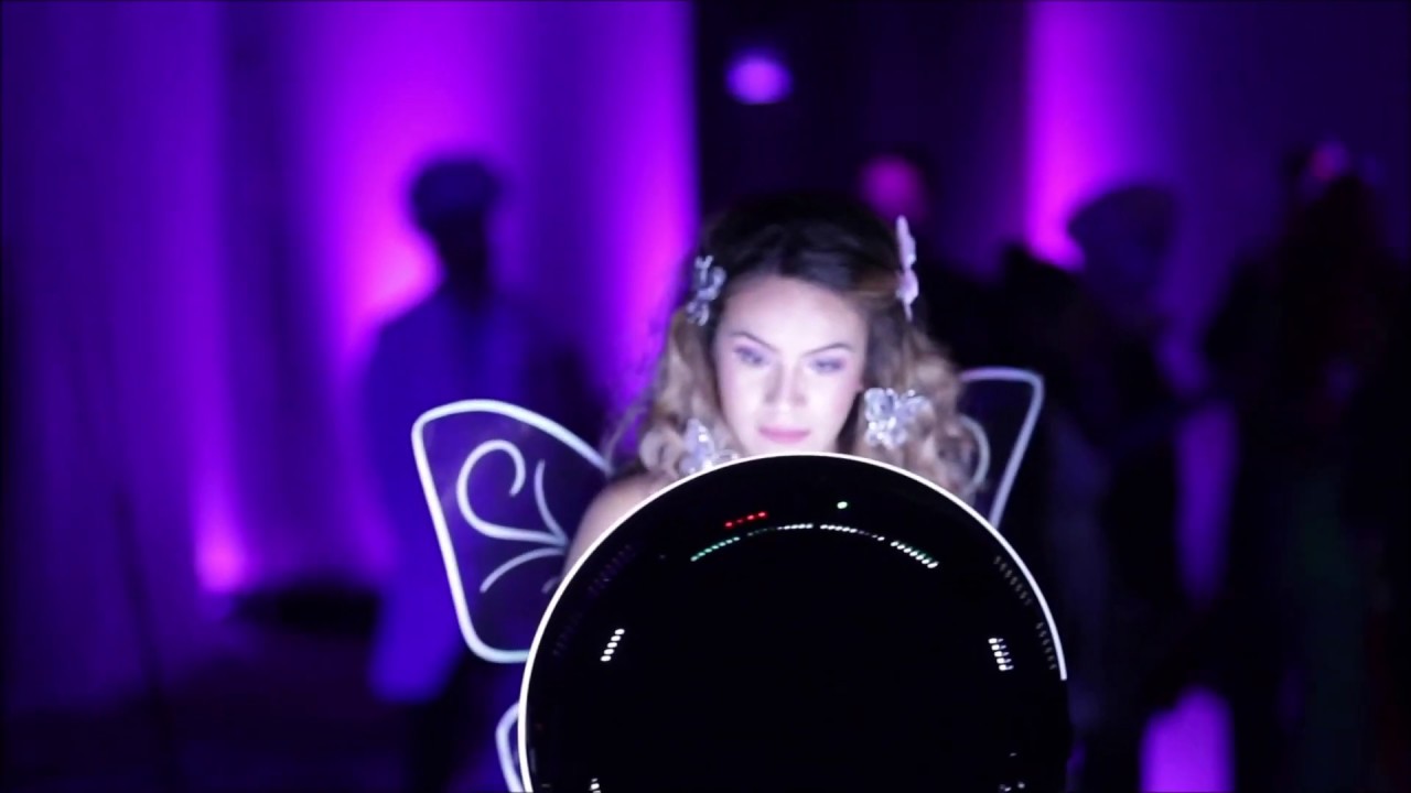 Foto Fusion Booths - Roxie the Rover - Corporate Activation - YouTube