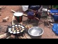 Cuisson de beignets à Kita au Mali.m4v