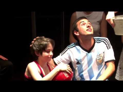 სპექტაკლი „ცენტრალური თავდამსხმელი“