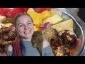 Сурикаты, дикобразы, обезьяны, попугаи: как успеть всё? Food for animals