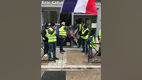 Franck Dubosc remis à sa place à Épernay