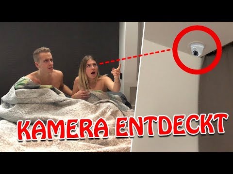 Überwachungs-Cam im Schlafzimmer entdeckt !! 😱 | Julienco - YouTube Überwachungs-Cam im Schlafzimmer entdeckt !! 😱 | Julienco - YouTube