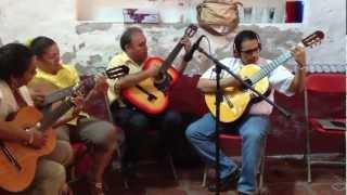 Video thumbnail of "Guitarras en el Himno de los Catequistas"