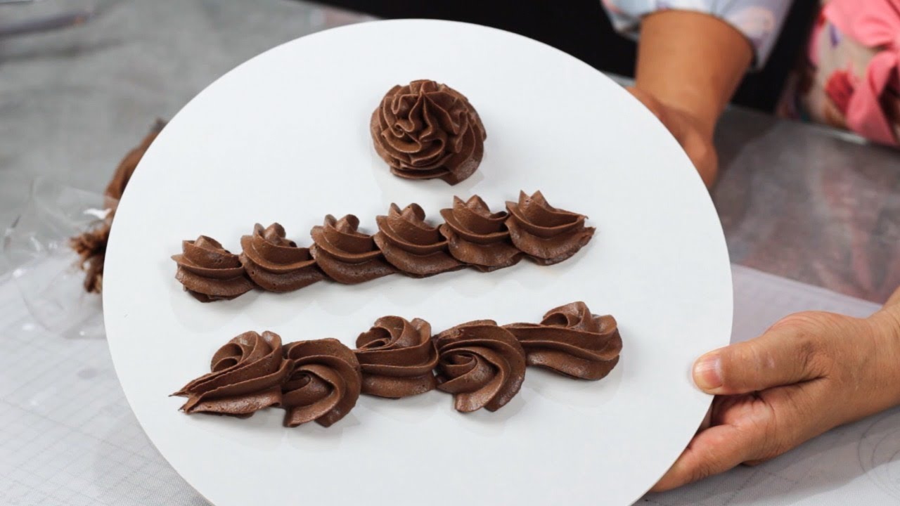 COBERTURA DE CHOCOLATE PARA BOLOS, 3 EM 1 - COBERTURA, RECHEIO E MOUSSE - CHEF LÉO OLIVEIRA