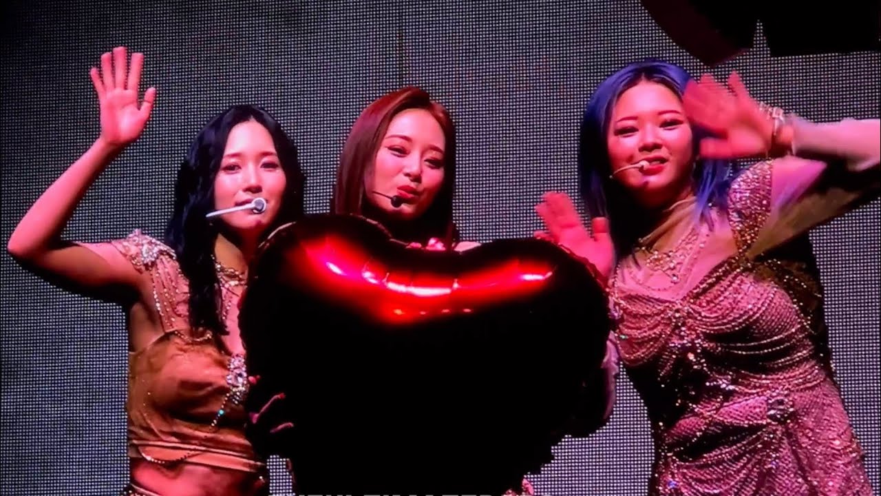 220514 Twice 1,3,2 Tzuyu Mina Jeongyeon 4th World Tour III Encore LA Los Angeles Concert Fancam Live