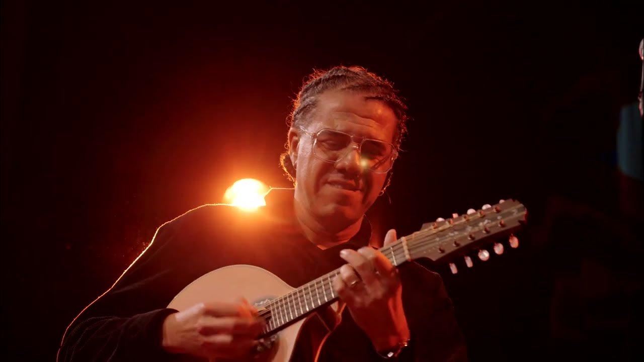 Hamilton de Holanda + EPMH Band - Afro Choro Hamilton de Holanda + EPMH Band - Afro Choro