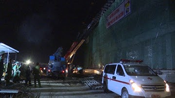 Cứu hộ 5 công nhân bị sập giàn giáo ở Hải Dương