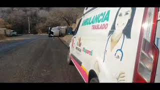 Un tráiler melonero volcó en la carretera Huetamo a San Lucas