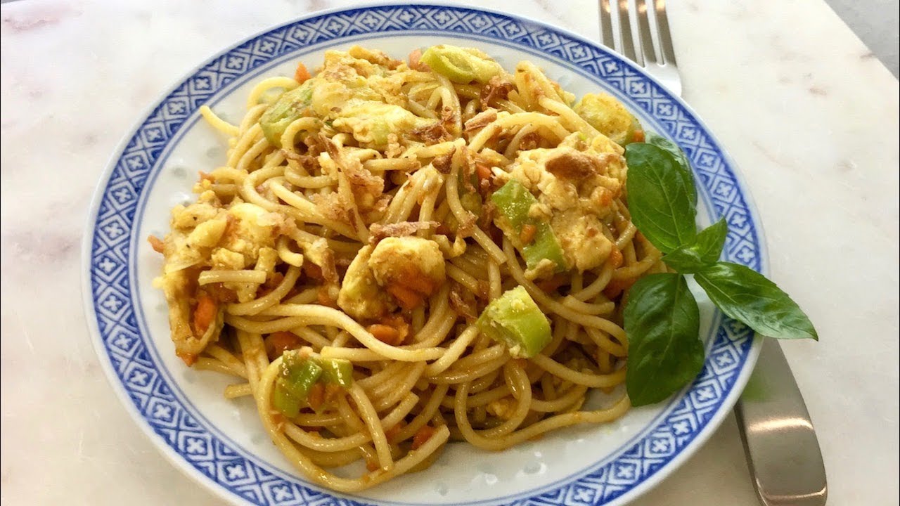 Gebratene Nudeln 🍜  mit & ohne Fleisch | Thermomix® TM5 / TM6 -  Thermilicious