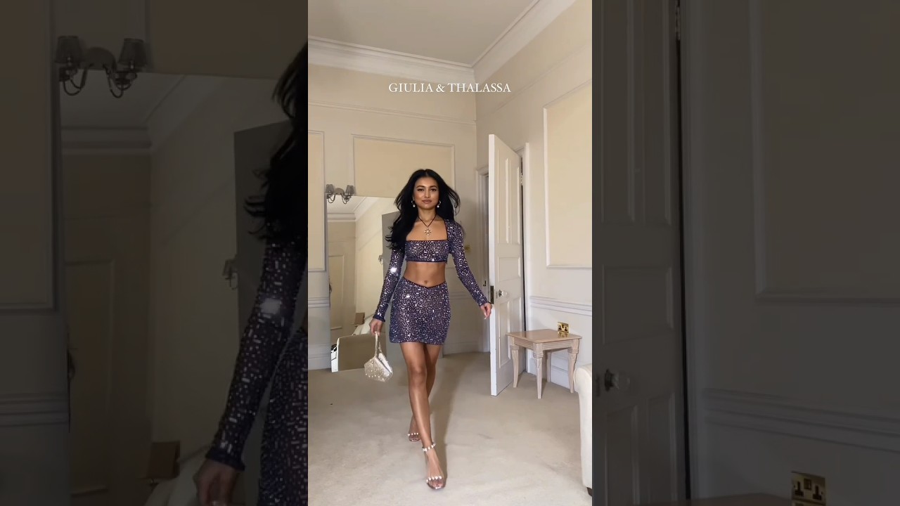 🔥giving us all the NYE dress inspo in Our HOTFIX: which look is your fave? 